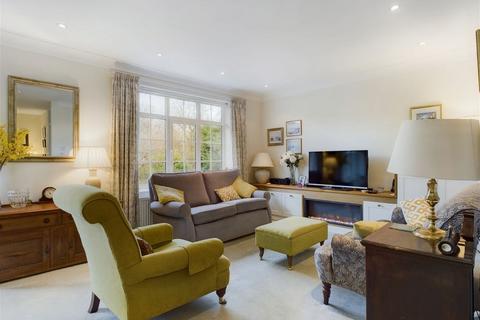 2 bedroom apartment for sale - Thornlee Court, Grotton, Saddleworth