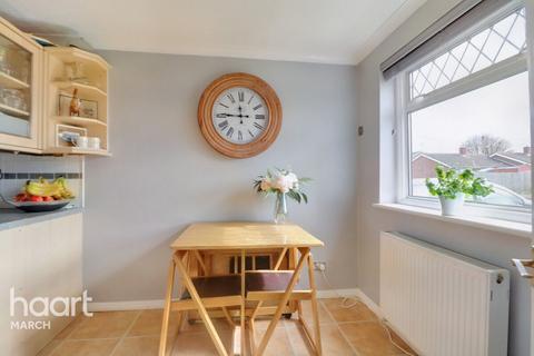 2 bedroom end of terrace house for sale - Meadow Drive, March