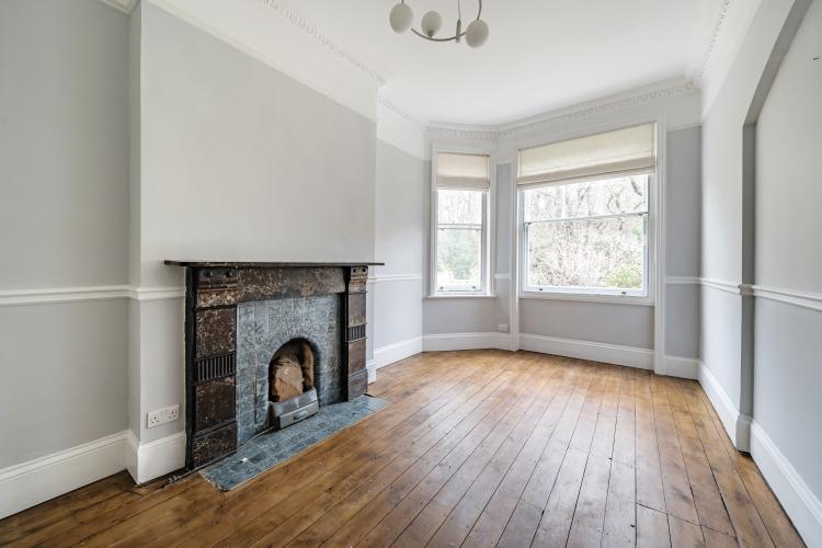 Priory Gardens London N6 5 bed house - £5,400 pcm (£1,246 pw)