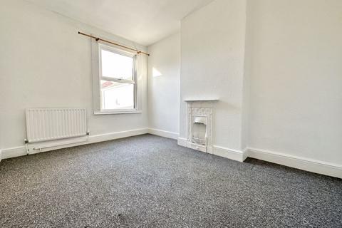 2 bedroom flat to rent - BLUNDELL AVENUE, CLEETHORPES
