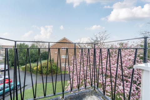 23 Embassy Gardens, Beckenham, BR3 1HE