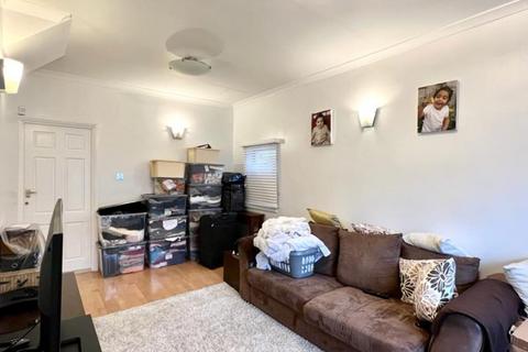 8 bedroom semi-detached house to rent, Ellington Road, Hounslow TW3