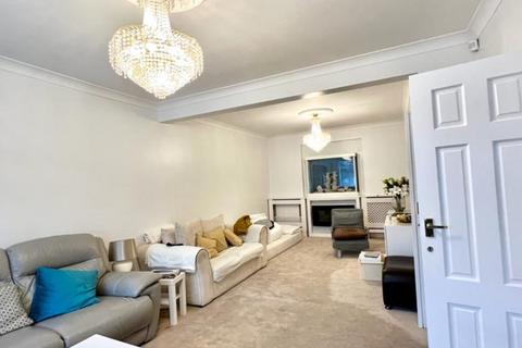 8 bedroom semi-detached house to rent, Ellington Road, Hounslow TW3
