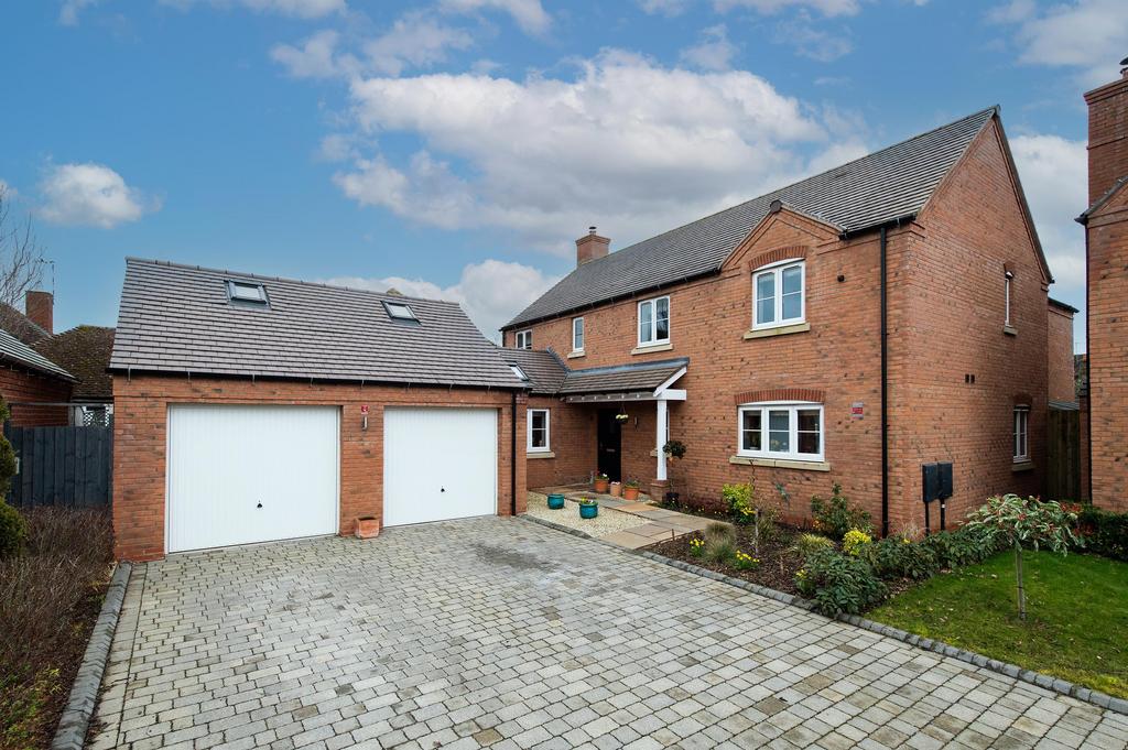 Hewitt Road, Barford, Warwick, Warwickshire, CV35 5 bed detached house