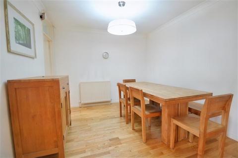 2 bedroom flat for sale, Fulflood