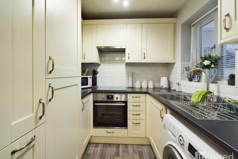 2 bedroom end of terrace house for sale - Bergamot Gardens, Walnut Tree