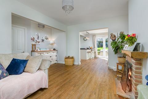 41 Lodge Road, Fetcham, Leatherhead, KT22 9QY