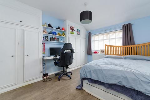 41 Lodge Road, Fetcham, Leatherhead, KT22 9QY