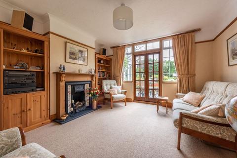5 bedroom character property for sale - Keswick Road, Fetcham