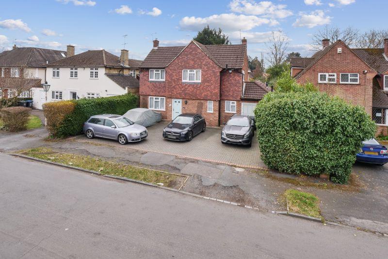 Wood Lane Close, Iver 4 bed detached house £1,150,000