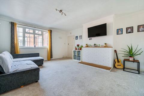 2 bedroom flat for sale, Church Street, Walton-On-Thames, KT12