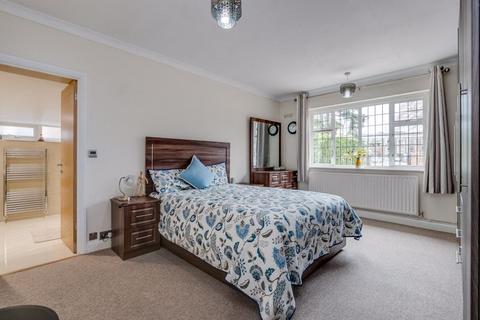 3 bedroom detached bungalow for sale, Haling Park Road, South Croydon