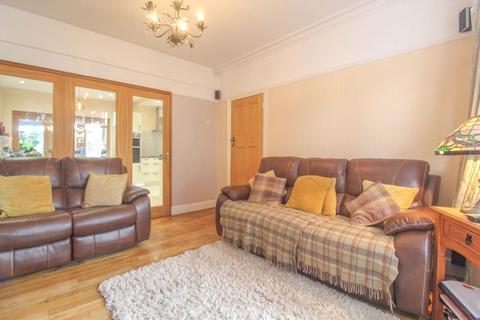 3 bedroom semi-detached house for sale - Alexandra Avenue, Luton LU3