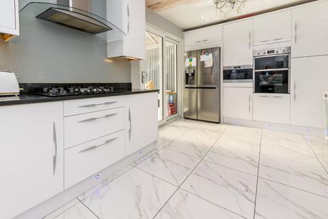 82 Allenby Road, Leeds, LS11 5RS