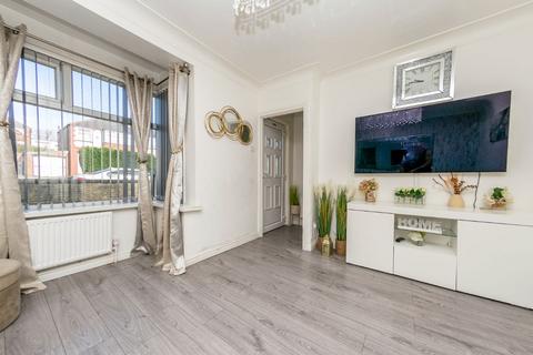 82 Allenby Road, Leeds, LS11 5RS