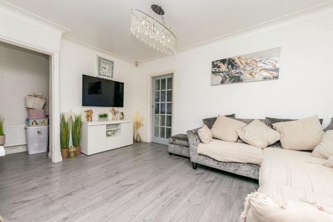 82 Allenby Road, Leeds, LS11 5RS