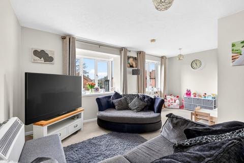 2 bedroom flat for sale, Shaw Drive, Walton-On-Thames