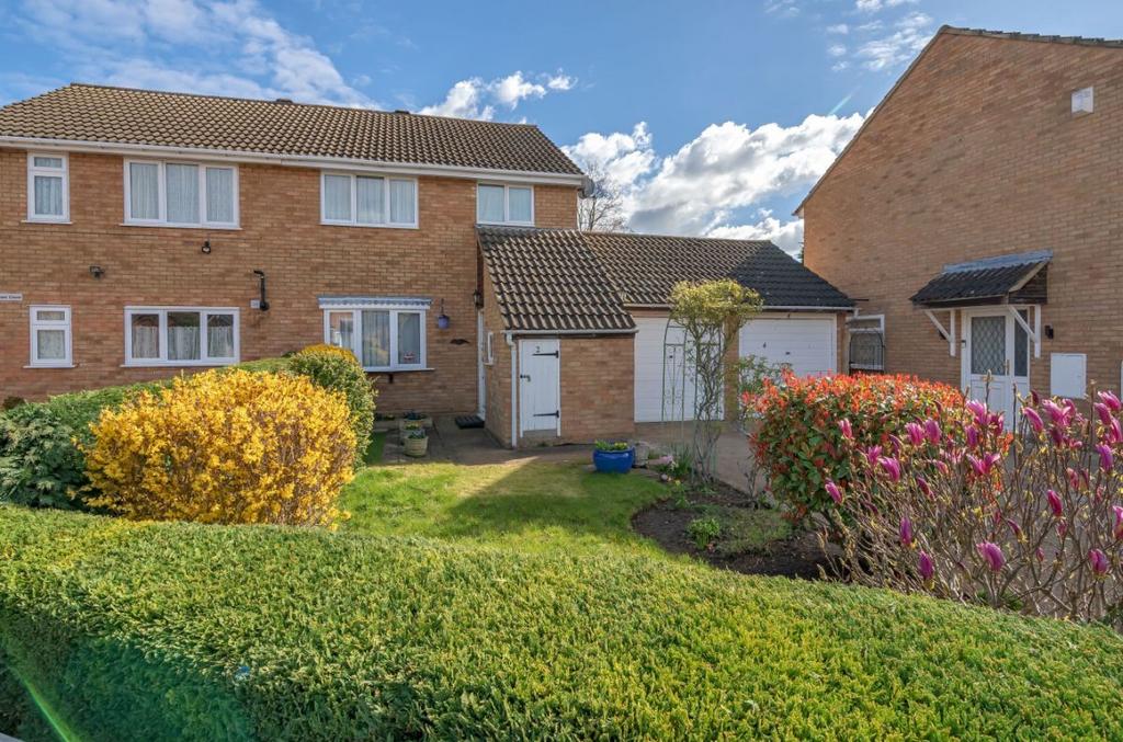 Penwright Close Kempston Bedford 3 Bed Semi Detached House For Sale