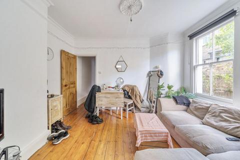 2 bedroom flat for sale - Bedford Hill, Balham