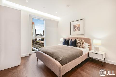 2 bedroom apartment for sale, Lexington Gardens London SW11