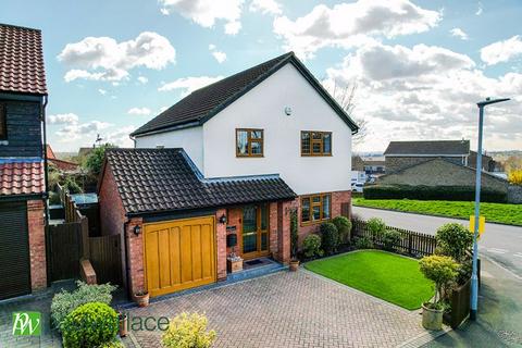 55 Springwood, Cheshunt, Waltham Cross, EN7 6AZ