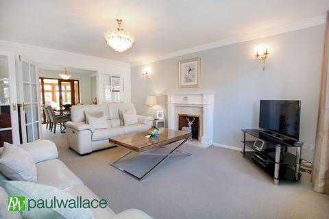 55 Springwood, Cheshunt, Waltham Cross, EN7 6AZ