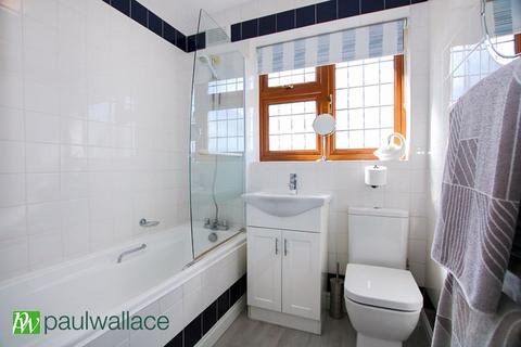 55 Springwood, Cheshunt, Waltham Cross, EN7 6AZ