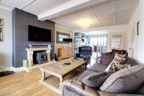 4 bedroom semi-detached house for sale, Cuffley Hill, Goffs Oak EN7