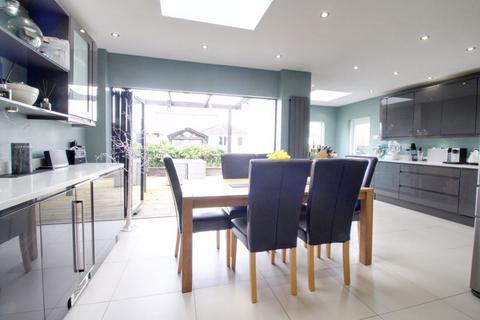 4 bedroom semi-detached house for sale, Cuffley Hill, Goffs Oak EN7