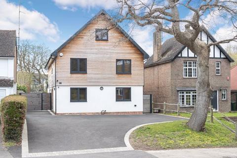 39 Warnham Road, Horsham, RH12 2QT