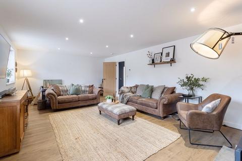 39 Warnham Road, Horsham, RH12 2QT