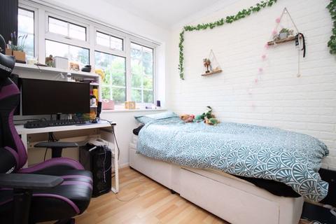 34 Beaver Drive, Bishopstoke, Eastleigh, SO50 8NA