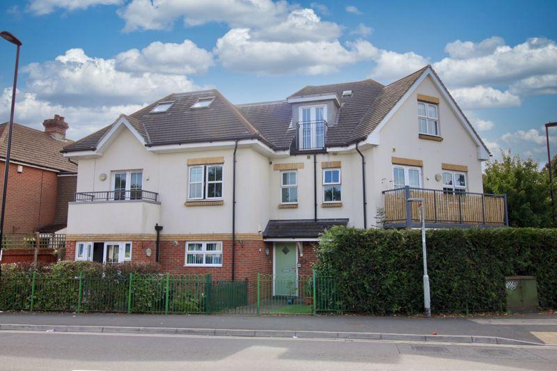 238 Weston Lane, Southampton SO19 2 bed flat £180,000