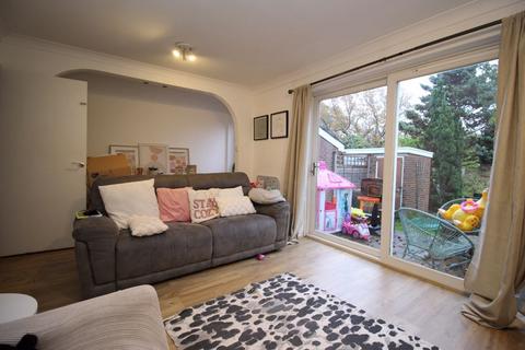 3 bedroom terraced house to rent, St. Johns Road, Southampton SO30