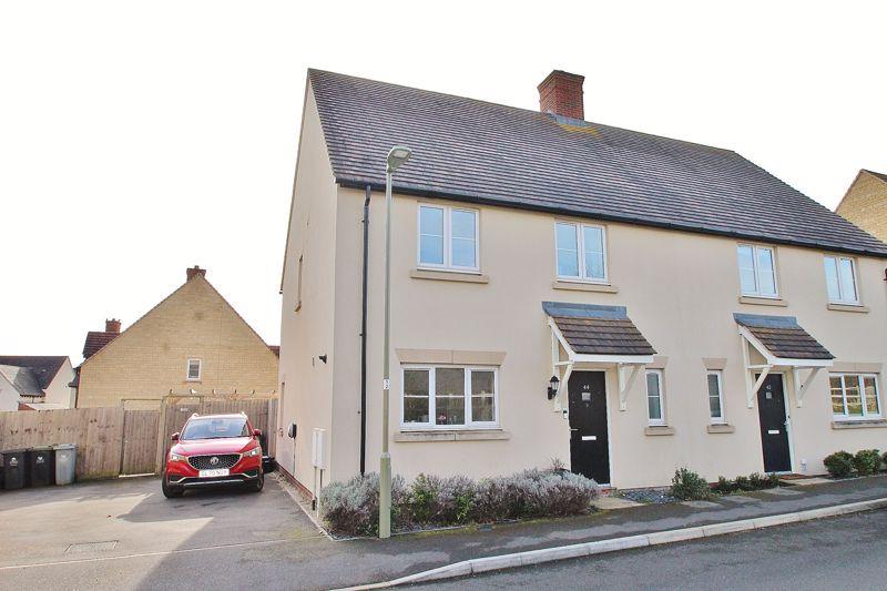 SPRING MEADOW, Witney OX28 5DJ 4 bed semidetached house £315,000