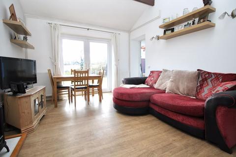 21 Ambleside, Botley, Southampton, SO30 2NS
