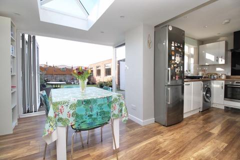 20 Barton Crescent, Southampton, SO18 2BN