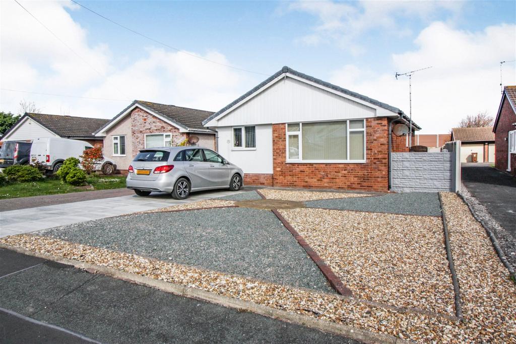 Min Y Don, Abergele, Conwy, LL22 7LY 2 bed detached bungalow £249,950