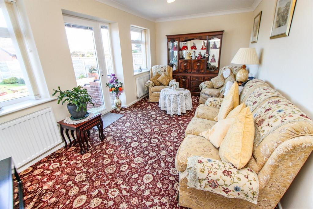 Min Y Don, Abergele, Conwy, LL22 7LY 2 bed detached bungalow £249,950