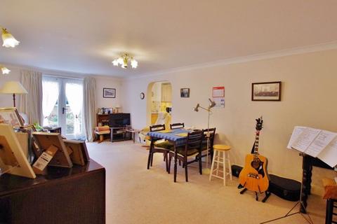 5 Castle Heights, Lynton, EX35 6JD