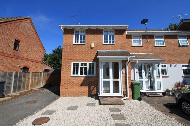 Cudworth Mead, Southampton SO30 3 bed end of terrace house £325,000