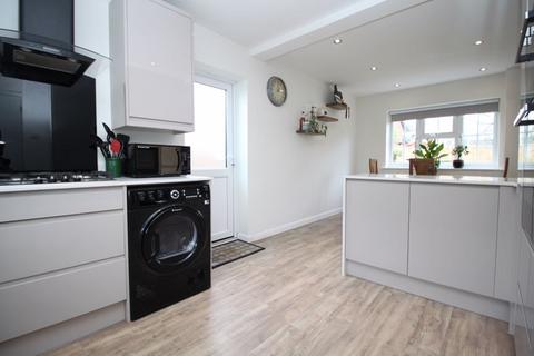 25 Walker Gardens, Hedge End, Southampton, SO30 2RH