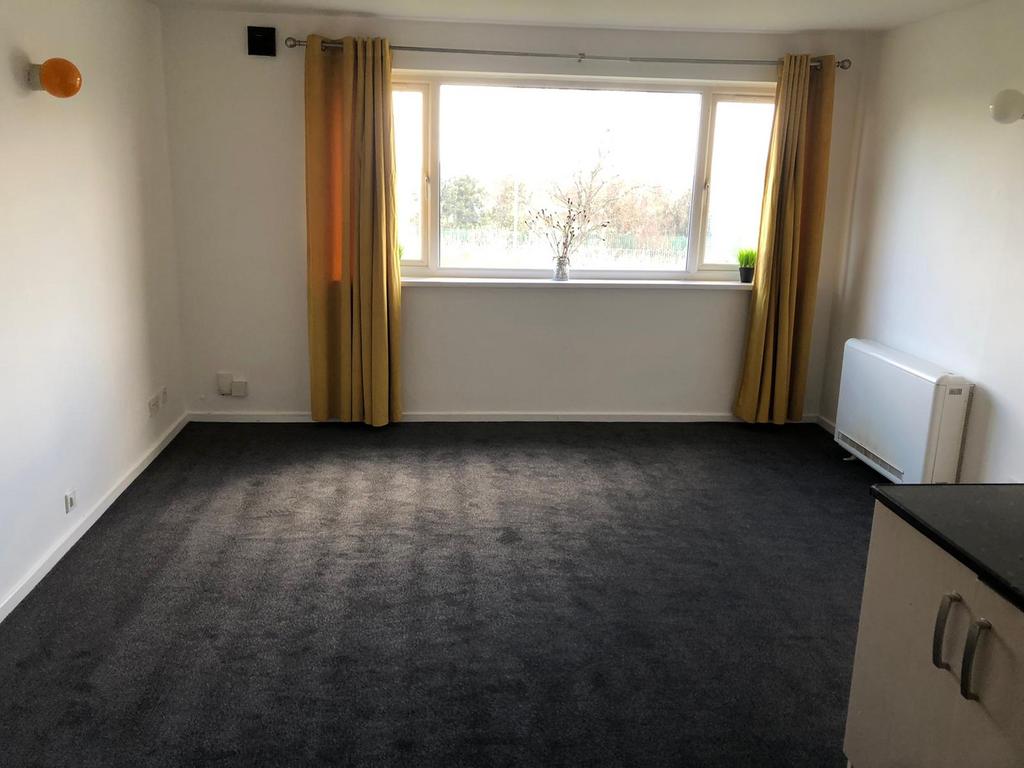 Trafalgar Court, Tividale B69 1 bed flat £600 pcm (£138 pw)