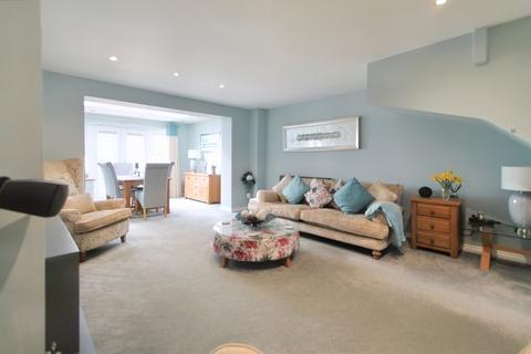 3 bedroom semi-detached house for sale - Barnards Way, Kibworth Harcourt, Leicester, LE8