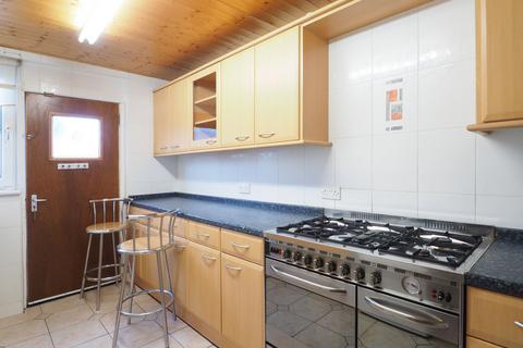 38 Dowrie Crescent, Glasgow, G53 5NF