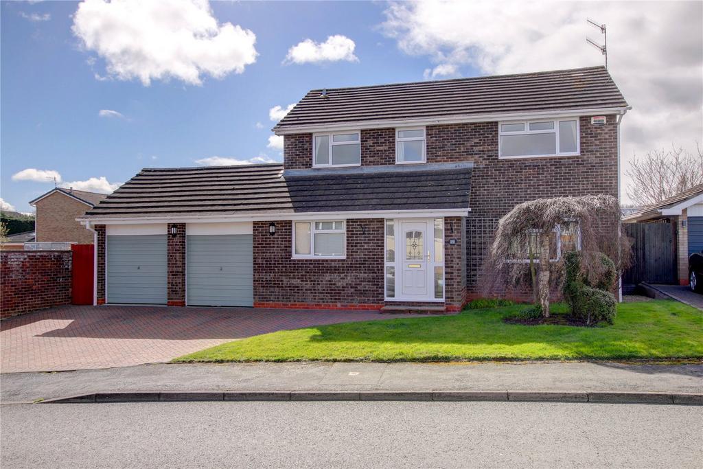 Arkle Road, Droitwich, Worcestershire, WR9 5 bed detached house for
