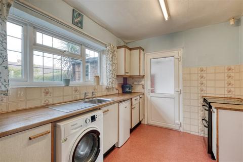 58 Foxlydiate Crescent, Redditch, B97 6NH