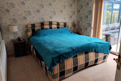 3 bedroom bungalow for sale, Renouf Close, Pennington, Lymington, Hampshire, SO41