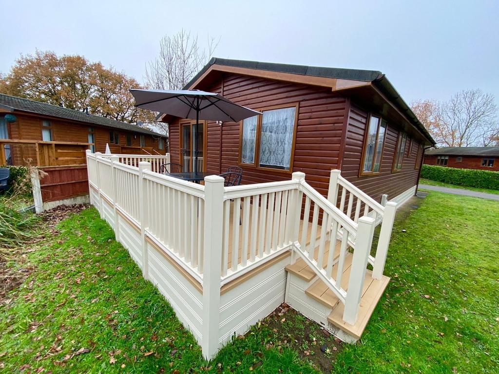 Strensall York 2 bed bungalow for sale £125,000