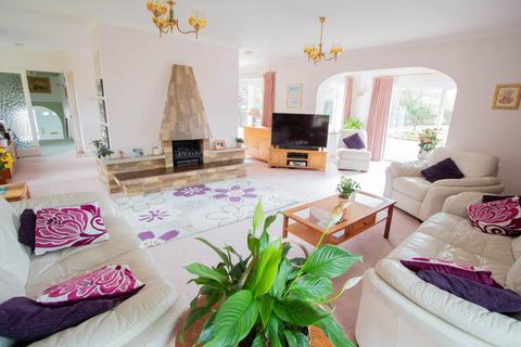 5 bedroom detached house for sale, Windmill Lane, West Hill